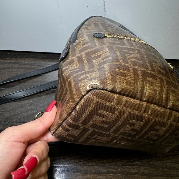 Fendi mini monogram backpack - Picture 2 of 5